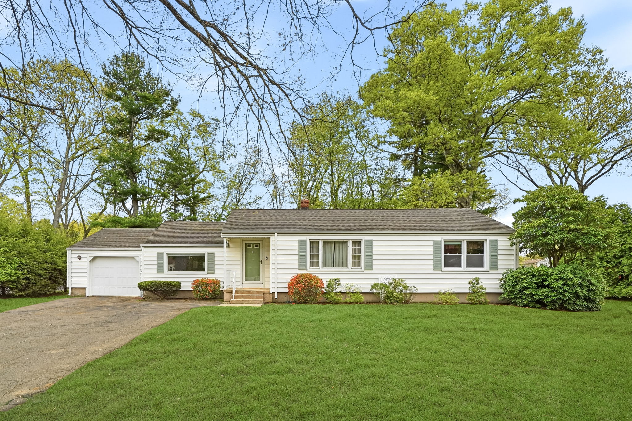 1-web-or-mls-172 Pool Rd, North Haven, CT 06473 (1 of 35)